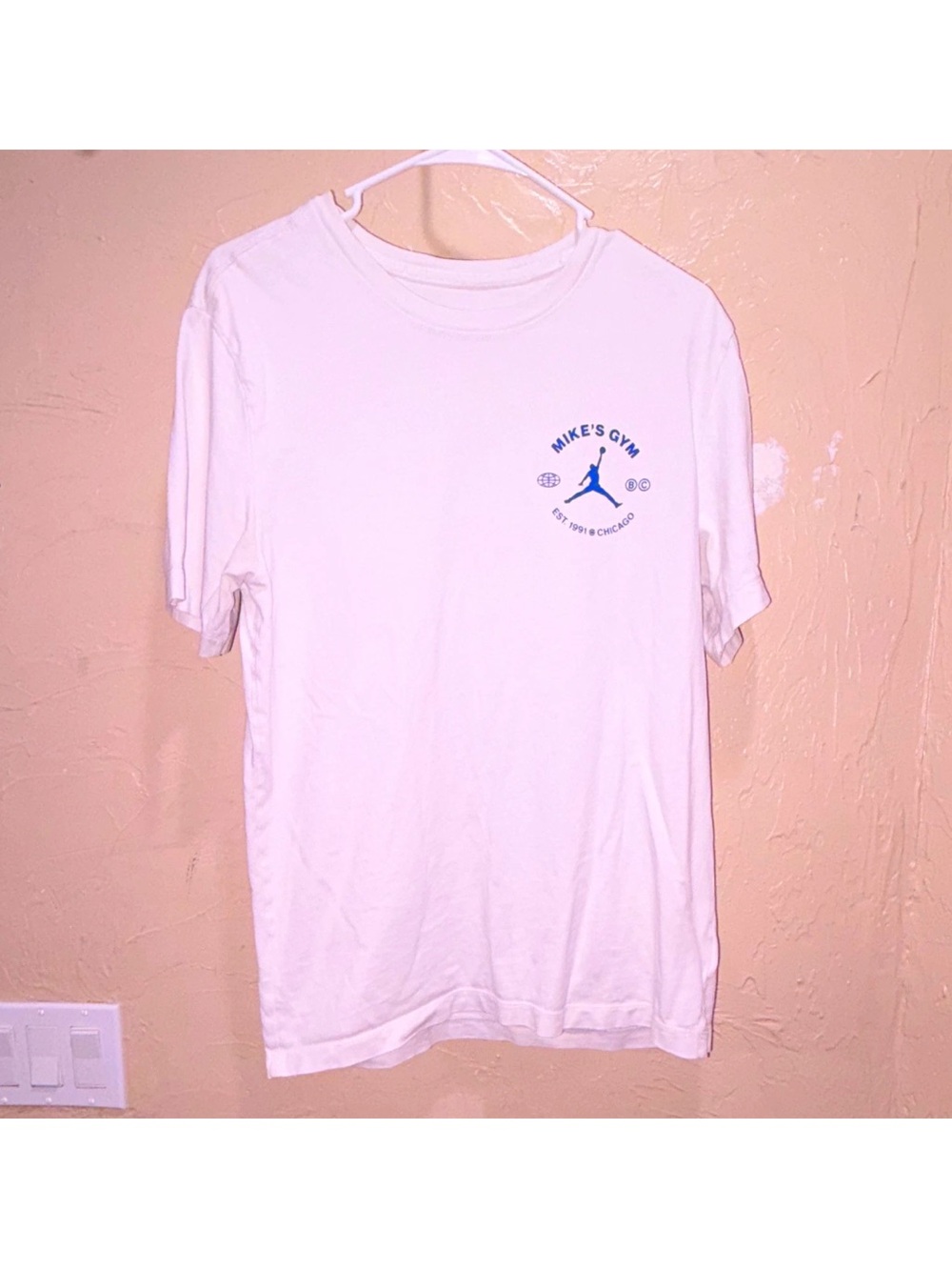 Jordan Dri-FIT Men's M White Graphic T-Shirt Jumpman Mike's Gym-(16” W, 28”L)